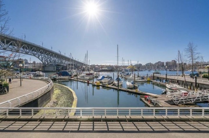 Photo 4 at 2207 - 1500 Howe Street, Yaletown, Vancouver West