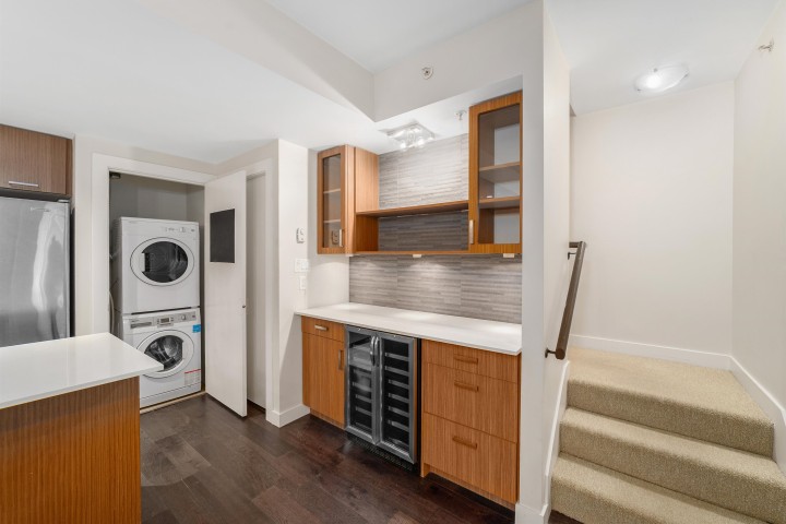 Photo 7 at 2389 Scotia Street, Mount Pleasant VE, Vancouver East