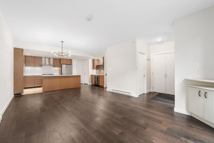 Photo 5 at 2389 Scotia Street, Mount Pleasant VE, Vancouver East