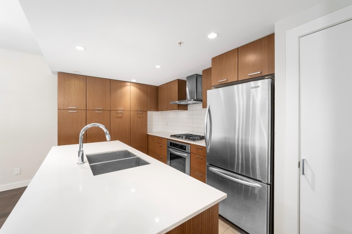 Photo 9 at 2389 Scotia Street, Mount Pleasant VE, Vancouver East