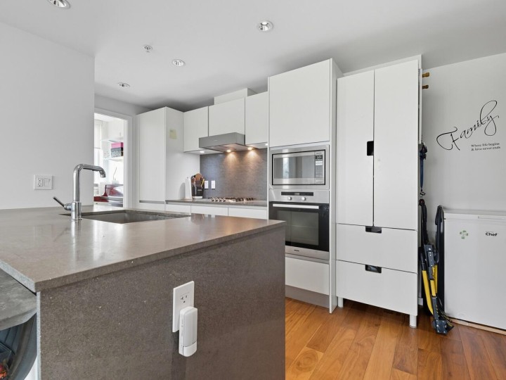 Photo 4 at 702 - 8488 Cornish Street, S.W. Marine, Vancouver West