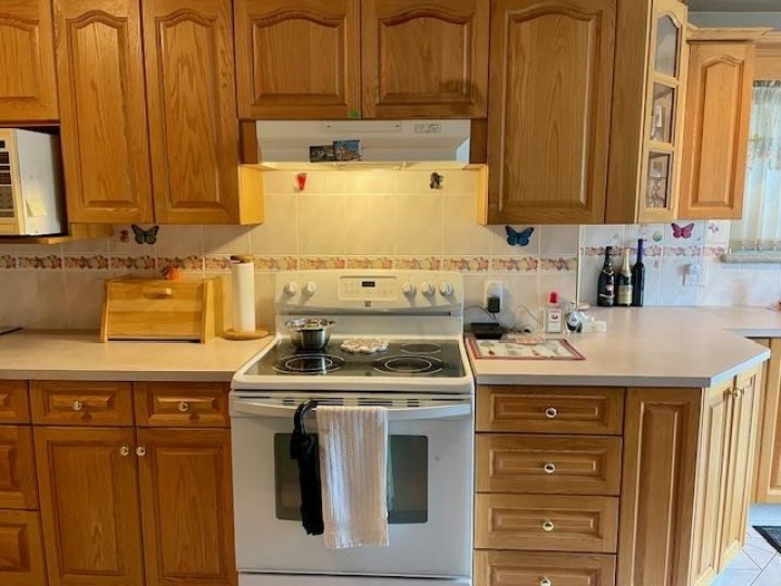 Photo 3 at 3168 E 16th Avenue, Renfrew Heights, Vancouver East