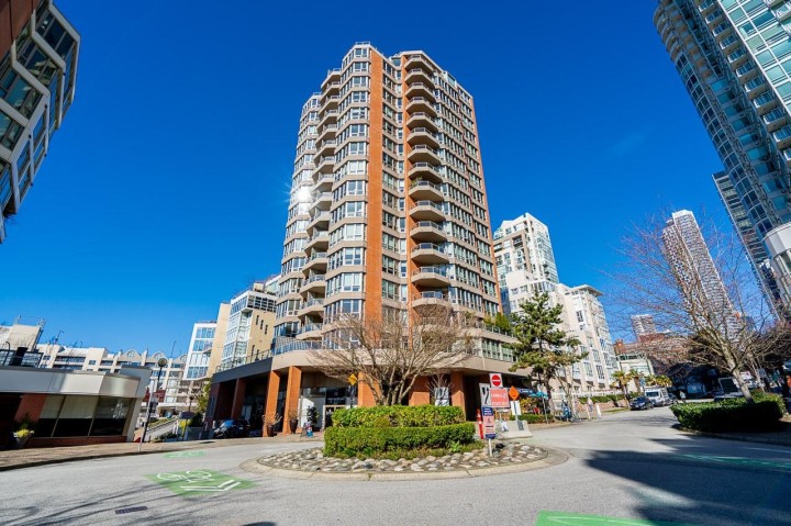 Photo 27 at 1402 - 1625 Hornby Street, Yaletown, Vancouver West