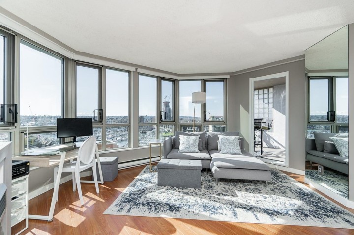 Photo 2 at 1402 - 1625 Hornby Street, Yaletown, Vancouver West
