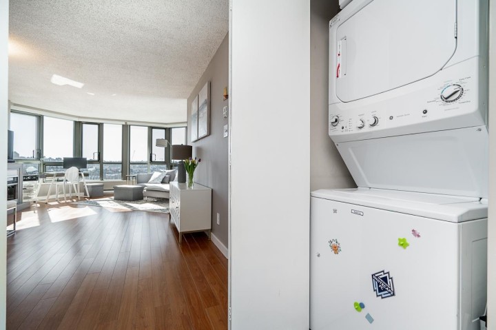 Photo 17 at 1402 - 1625 Hornby Street, Yaletown, Vancouver West