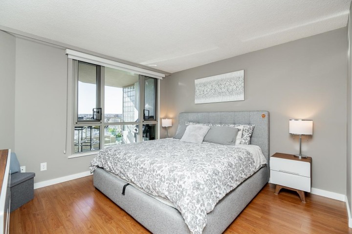 Photo 12 at 1402 - 1625 Hornby Street, Yaletown, Vancouver West