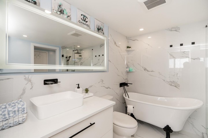 Photo 14 at 1402 - 1625 Hornby Street, Yaletown, Vancouver West