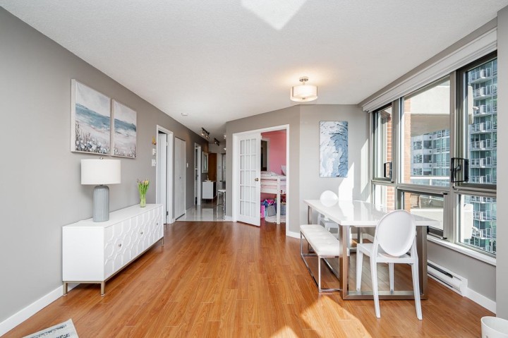 Photo 11 at 1402 - 1625 Hornby Street, Yaletown, Vancouver West