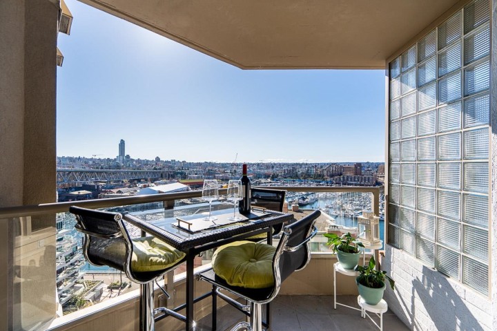 Photo 19 at 1402 - 1625 Hornby Street, Yaletown, Vancouver West