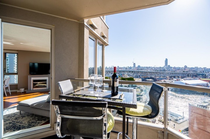 Photo 21 at 1402 - 1625 Hornby Street, Yaletown, Vancouver West