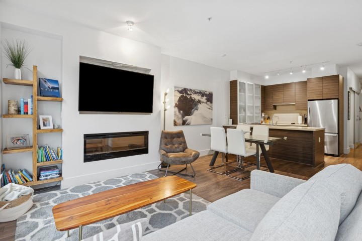 Photo 6 at 406 - 3606 Aldercrest Drive, Roche Point, North Vancouver