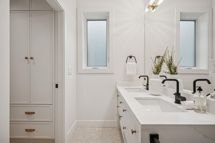 Photo 23 at 2 - 250 E 39th Avenue, Main, Vancouver East