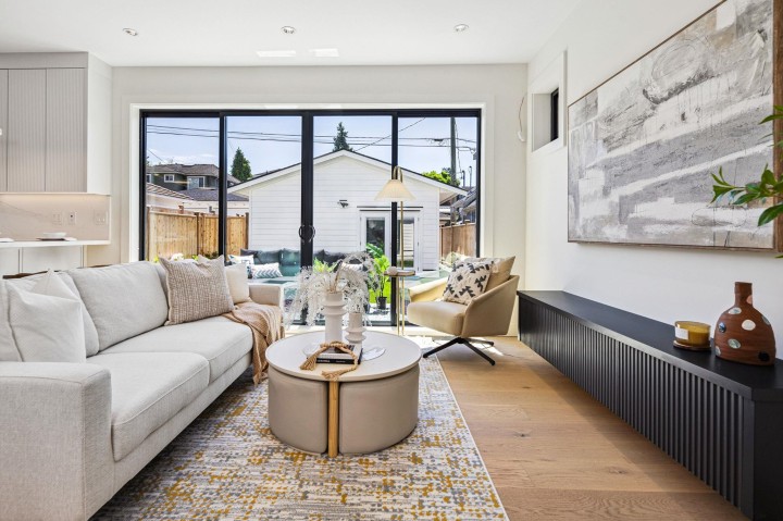 Photo 6 at 2 - 250 E 39th Avenue, Main, Vancouver East