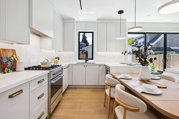 Photo 13 at 2 - 250 E 39th Avenue, Main, Vancouver East