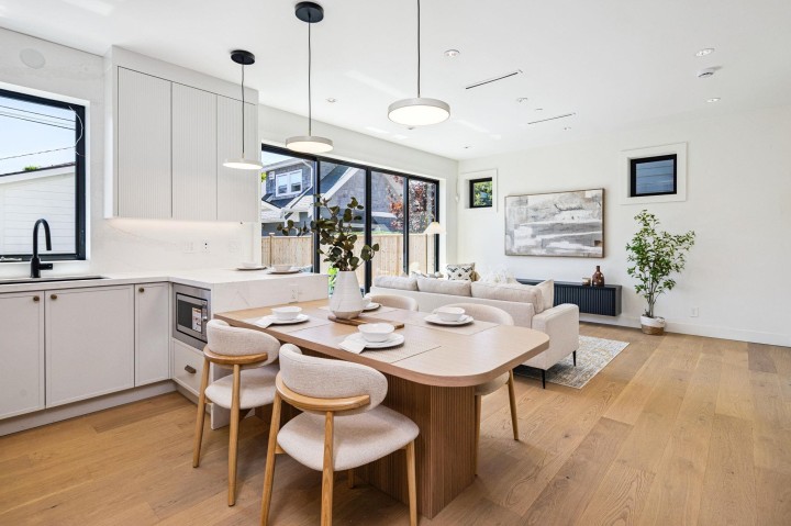 Photo 12 at 2 - 250 E 39th Avenue, Main, Vancouver East