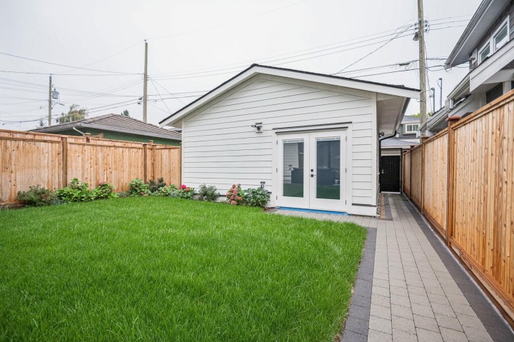 Photo 32 at 2 - 250 E 39th Avenue, Main, Vancouver East