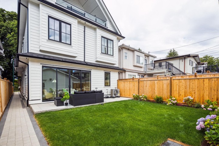 Photo 33 at 2 - 250 E 39th Avenue, Main, Vancouver East