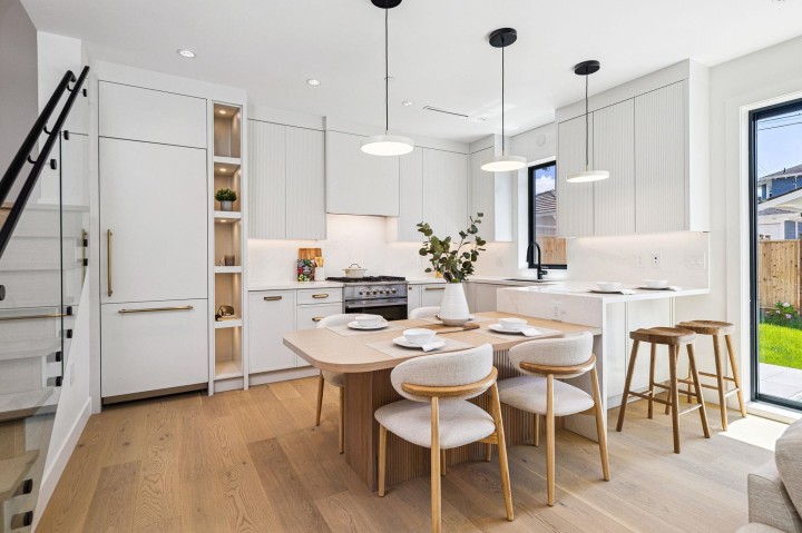 Photo 11 at 2 - 250 E 39th Avenue, Main, Vancouver East