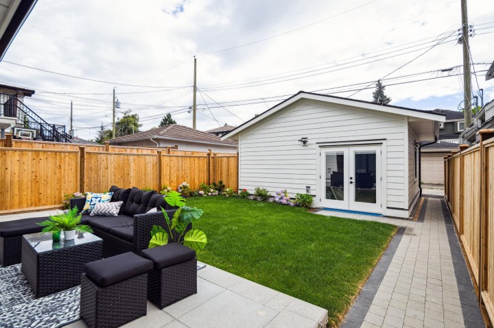 Photo 35 at 2 - 250 E 39th Avenue, Main, Vancouver East