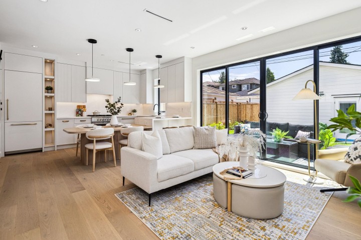 Photo 4 at 2 - 250 E 39th Avenue, Main, Vancouver East