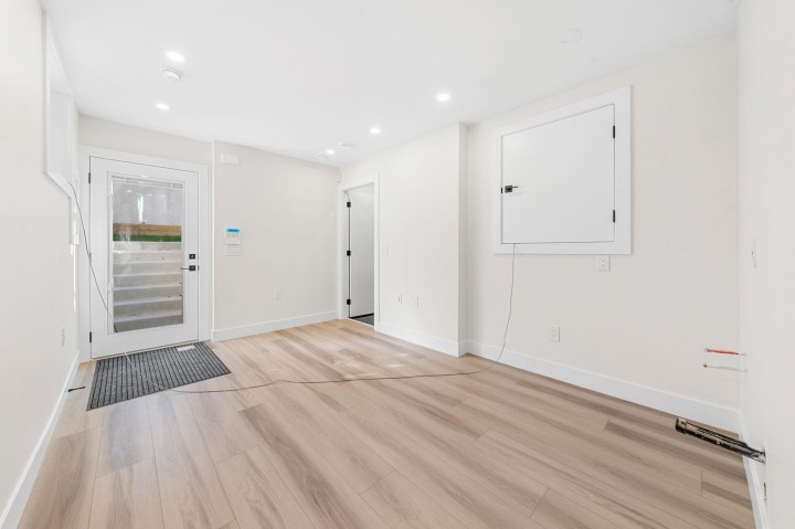 Photo 16 at 4318 Nanaimo Street, Collingwood VE, Vancouver East