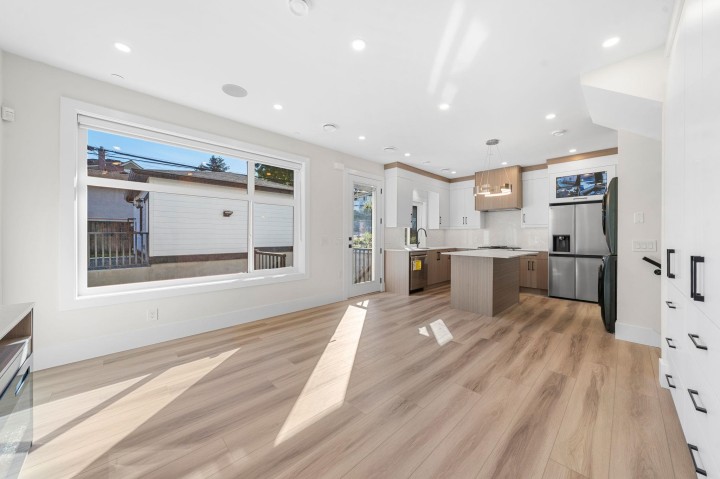 Photo 7 at 4318 Nanaimo Street, Collingwood VE, Vancouver East