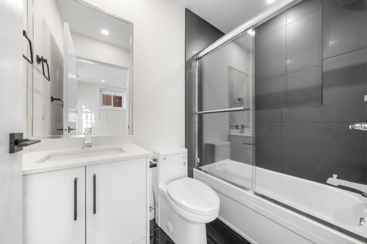 Photo 20 at 4318 Nanaimo Street, Collingwood VE, Vancouver East