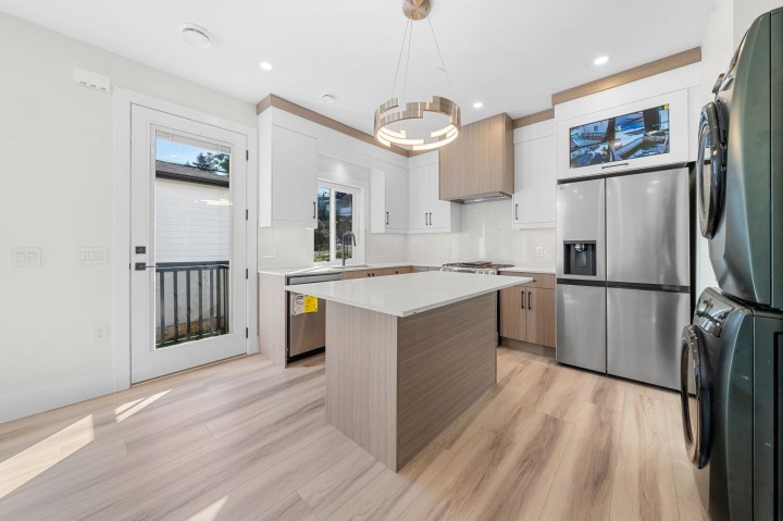 Photo 9 at 4318 Nanaimo Street, Collingwood VE, Vancouver East