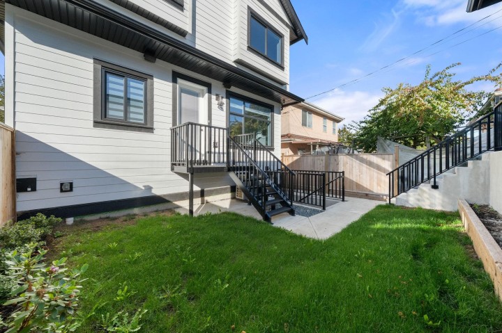 Photo 38 at 4318 Nanaimo Street, Collingwood VE, Vancouver East