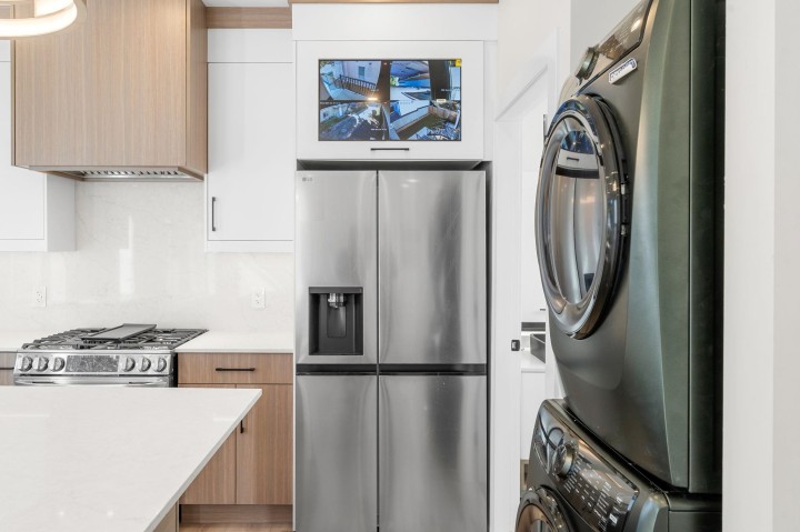 Photo 14 at 4318 Nanaimo Street, Collingwood VE, Vancouver East