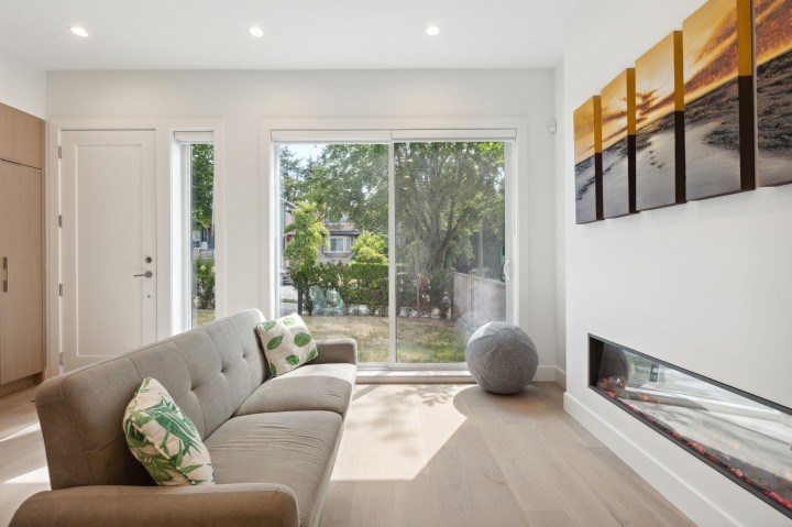 Photo 2 at 7855 Ontario Street, Marpole, Vancouver West