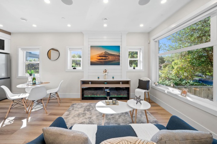 Photo 2 at 4320 Nanaimo Street, Collingwood VE, Vancouver East