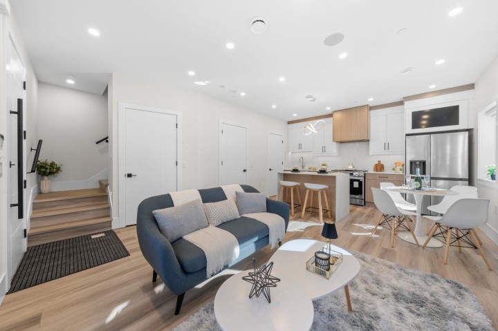 Photo 6 at 4320 Nanaimo Street, Collingwood VE, Vancouver East