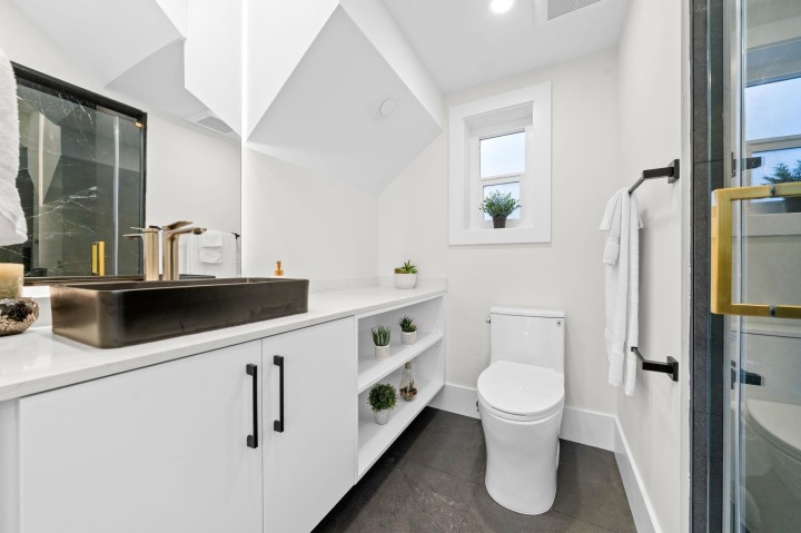 Photo 22 at 4320 Nanaimo Street, Collingwood VE, Vancouver East