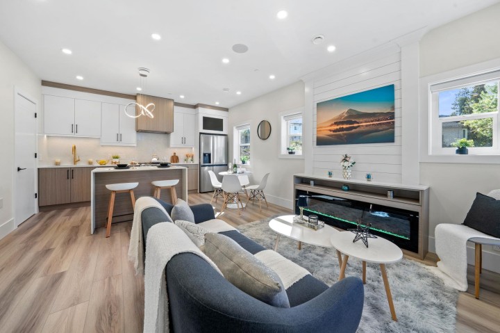 Photo 7 at 4320 Nanaimo Street, Collingwood VE, Vancouver East