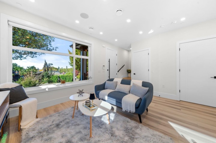 Photo 5 at 4320 Nanaimo Street, Collingwood VE, Vancouver East