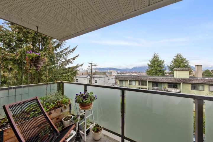 Photo 10 at 314 - 665 E 6th Avenue, Mount Pleasant VE, Vancouver East