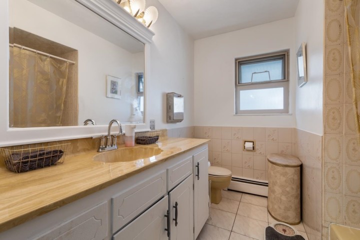 Photo 7 at 2472 E 12th Avenue, Renfrew Heights, Vancouver East