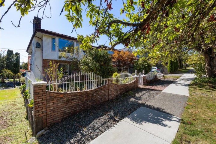 Photo 33 at 2472 E 12th Avenue, Renfrew Heights, Vancouver East