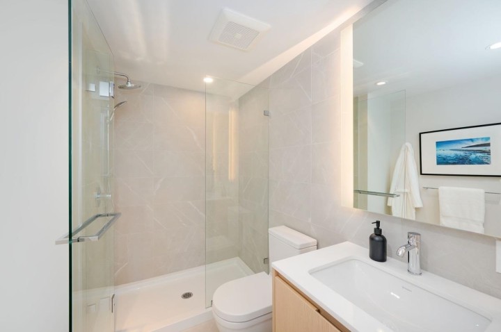 Photo 16 at 1701 - 1500 Fern Street, Lynnmour, North Vancouver