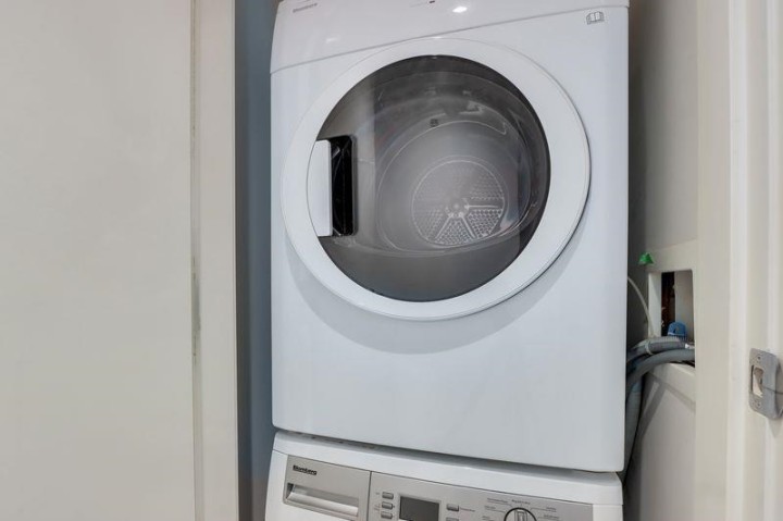 Photo 10 at 327 - 1588 E Hastings Street, Hastings, Vancouver East