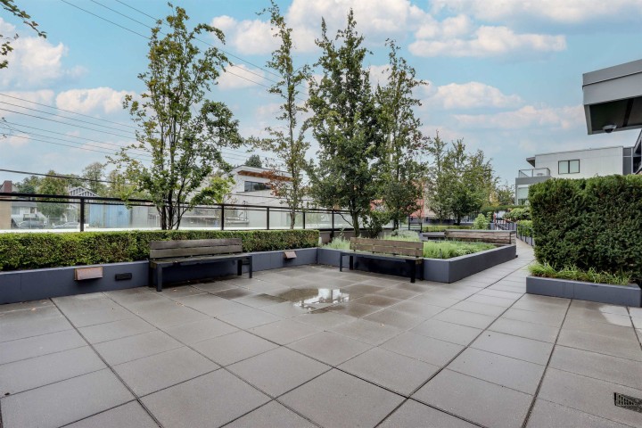 Photo 14 at 327 - 1588 E Hastings Street, Hastings, Vancouver East