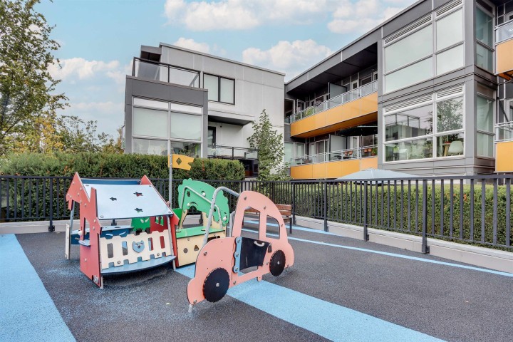 Photo 15 at 327 - 1588 E Hastings Street, Hastings, Vancouver East