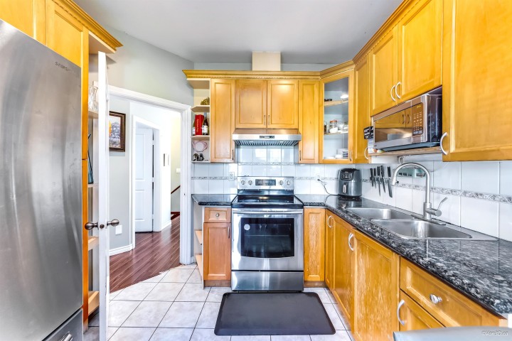 Photo 4 at 7778 Main Street, South Vancouver, Vancouver East