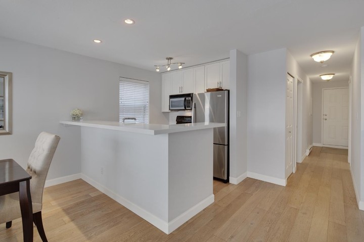 Photo 12 at 203 - 985 W 10th Avenue, Fairview VW, Vancouver West