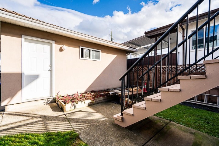 Photo 27 at 2887 E Georgia Street, Renfrew VE, Vancouver East