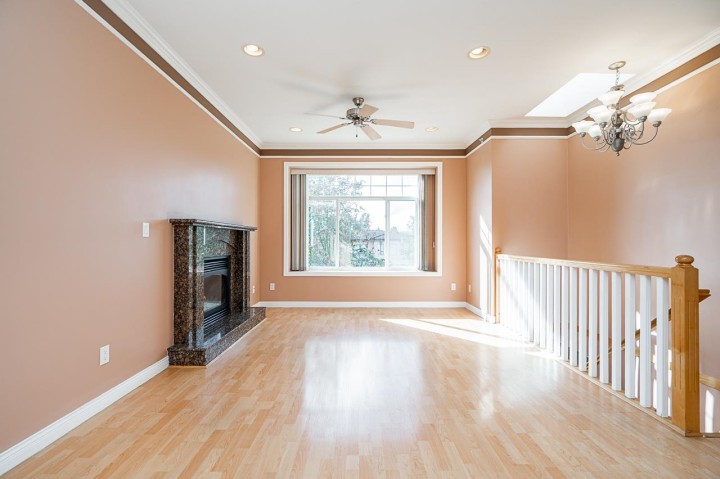 Photo 6 at 2887 E Georgia Street, Renfrew VE, Vancouver East