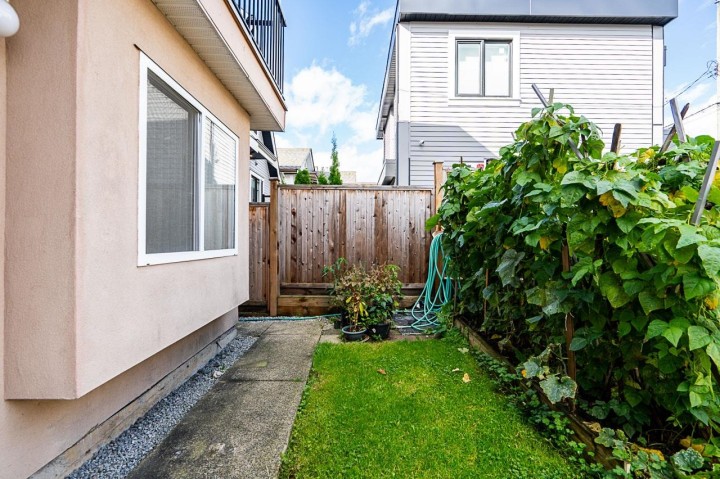 Photo 26 at 2887 E Georgia Street, Renfrew VE, Vancouver East