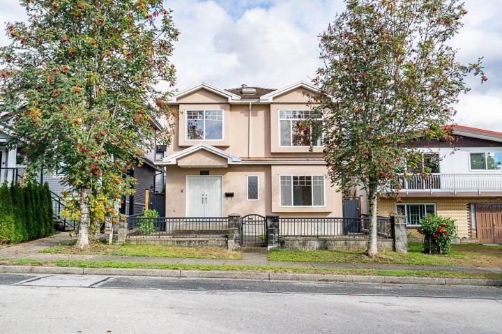Photo 1 at 2887 E Georgia Street, Renfrew VE, Vancouver East