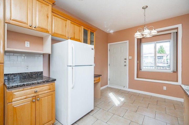 Photo 10 at 2887 E Georgia Street, Renfrew VE, Vancouver East